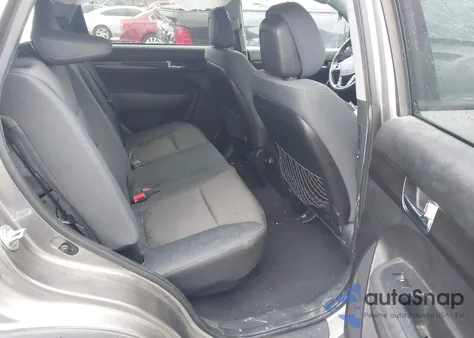 2013 Kia Sorento Lx V6 z USA, uszkodzony, nr VIN 5XYKTDA24DG369208